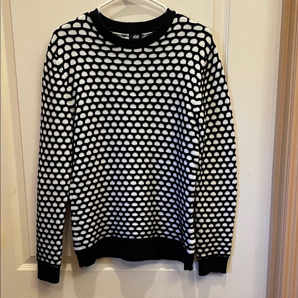 H&M Men's Sweater in Black and White Pattern